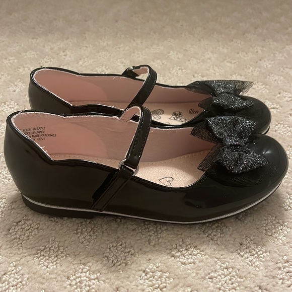 Olive & Edie “Bella Marie Jane” Flats. Black. Size 12. - Picture 2 of 4